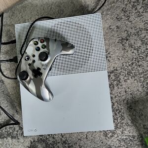 White Console with Camouflage Controller